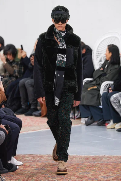 Look 19
